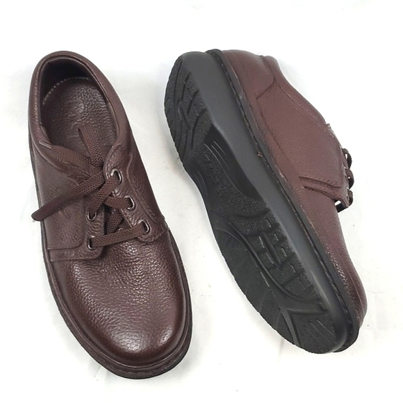 Propet Villager Oxford Walking Shoe in Brown Pebbled Leather - Picture 1 of 8
